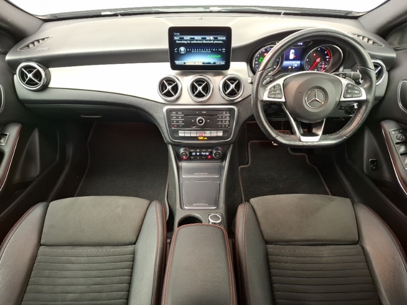 Mercedes-Benz GLA Class Gla 200D Amg Line Black #3