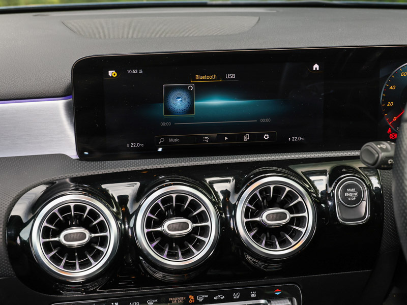 Mercedes-Benz A Class 1.3 A 180 Sport Executive 135 Bhp 7In Satellite Silver #15