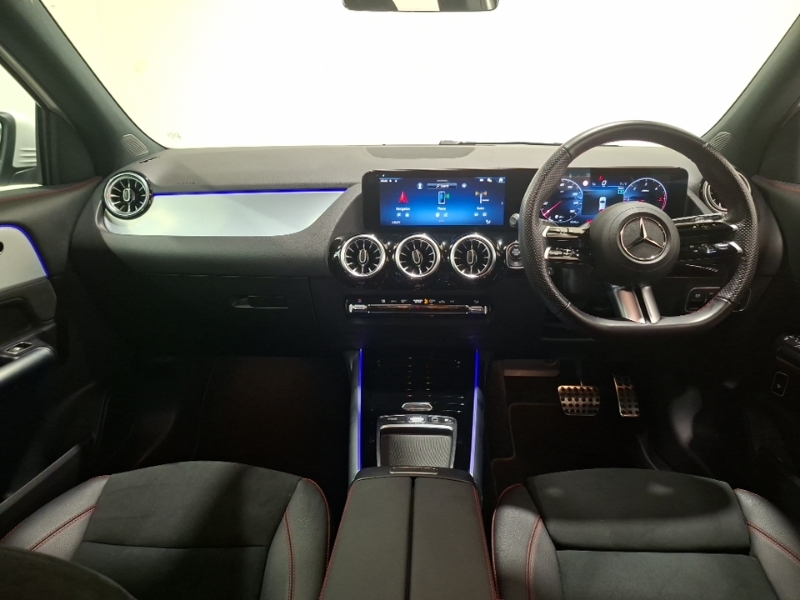 Mercedes-Benz GLA Class Gla 200D Amg Line Executive White #3
