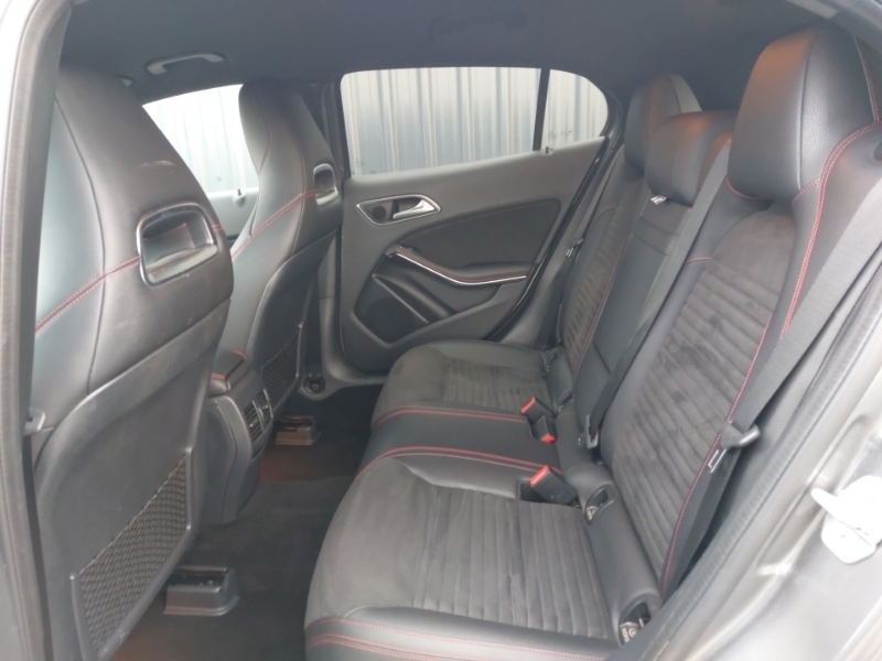 Mercedes-Benz GLA Class Gla 220D 4Matic Amg Line Executive SO17TKX Grey #6