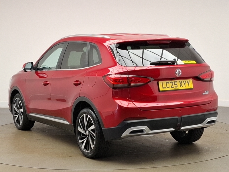 MG ZS 1.5 Hybrid Trophy Red #2