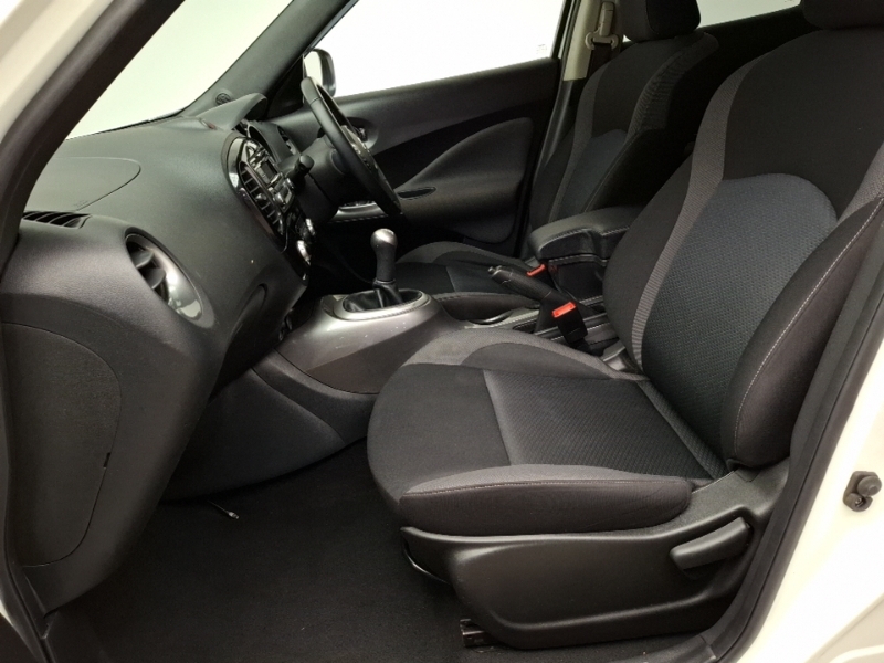 Nissan Juke 1.6 112 Acenta SE19GVN White #5