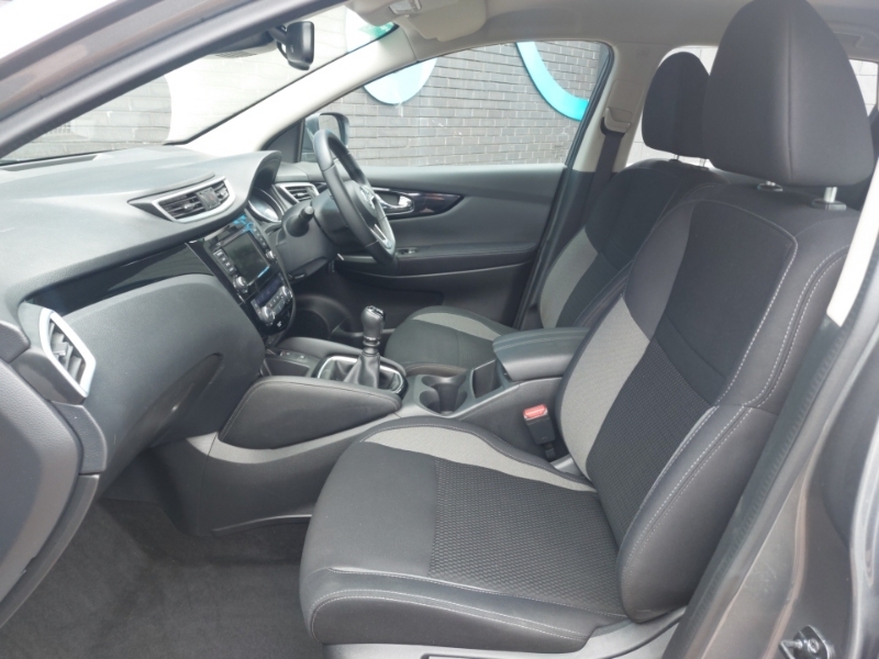 Nissan Qashqai 1.3 Dig-t Acenta Premium Grey #5