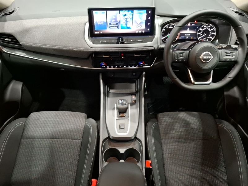 Nissan Qashqai 1.3 Dig-t Mh 158 Acenta Premium Xtronic Silver #3