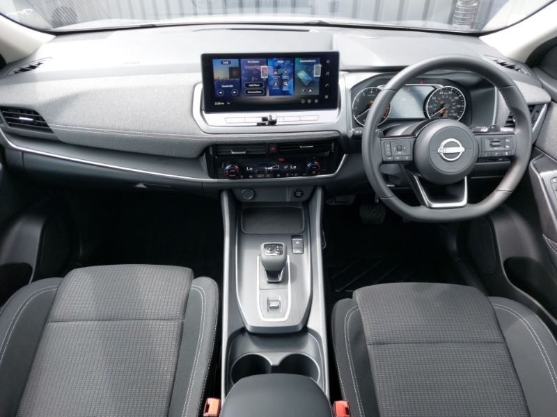 Nissan Qashqai 1.3 Dig-t Mh 158 Acenta Premium Xtronic Silver #3
