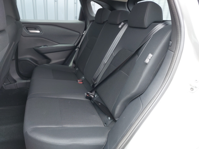 Nissan Qashqai 1.3 Dig-t Mh 158 Acenta Premium Xtronic Silver #6