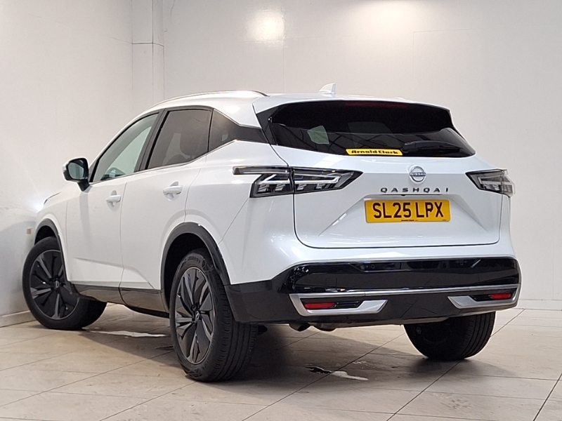 Nissan Qashqai 1.3 Dig-t Mh Tekna SL25LPX White #2