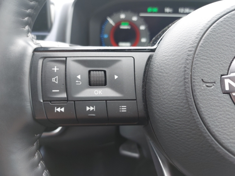 Nissan Qashqai N-connecta Black #11