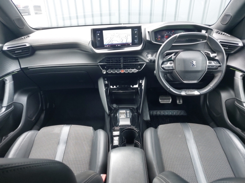 Peugeot 2008 1.2 Puretech 130 Gt Eat8 Black #3