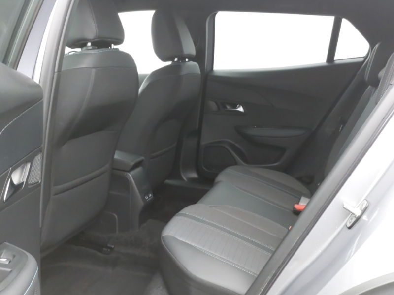 Peugeot 2008 1.2 Puretech Allure Premium Grey #6