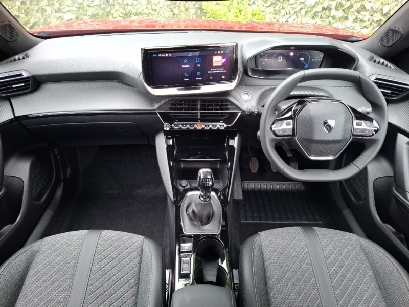 Peugeot 2008 1.2 Puretech 130 Allure Red #3