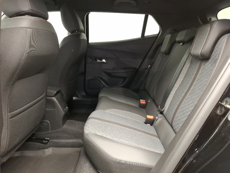 Peugeot 2008 1.2 Hybrid 145 Allure E-dsc6 Black #6