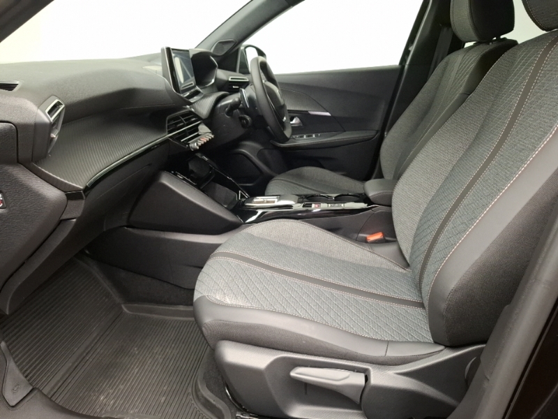Peugeot 2008 1.2 Hybrid 145 Allure E-dsc6 Black #5