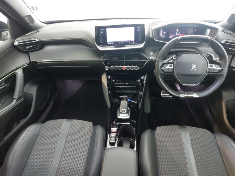 Peugeot 2008 1.2 Puretech 130 Gt Line Eat8 Black #3