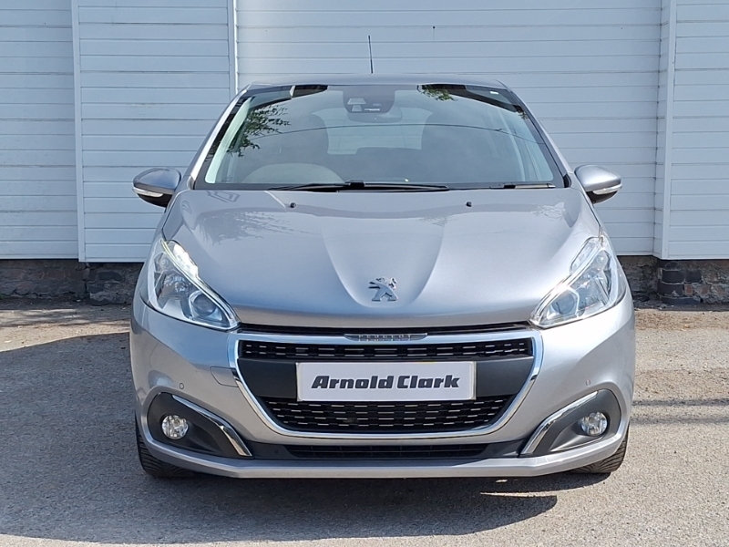 Peugeot 208 Signature Black #14
