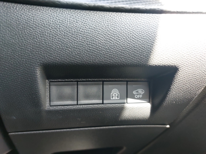 Peugeot e-208 50Kwh Allure Hatchback 7.4Kw Ch Red #17