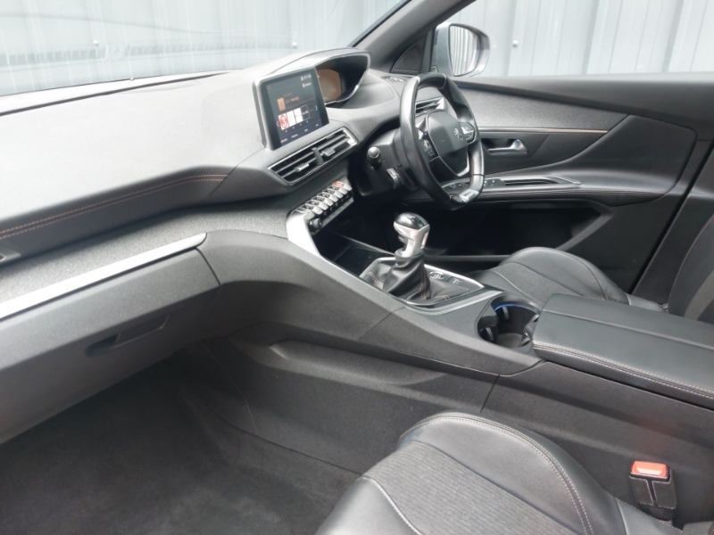 Peugeot 5008 1.5 Bluehdi Gt Line Premium White #5