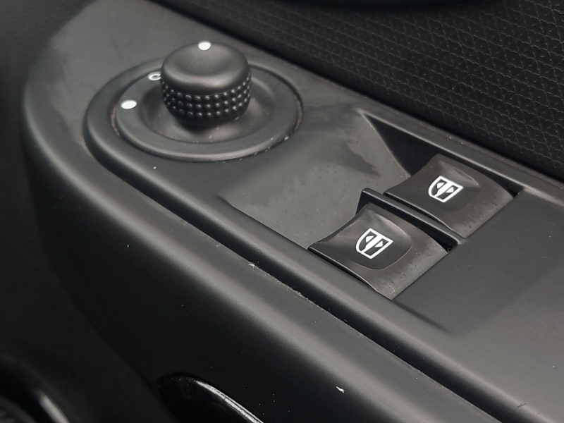 Renault Clio 0 Road Tax, Parking Sensors Black #13