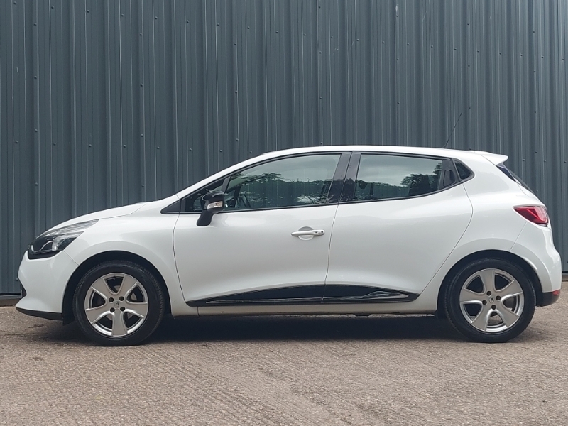 Renault Clio 1.2 16V Dynamique Nav White #4