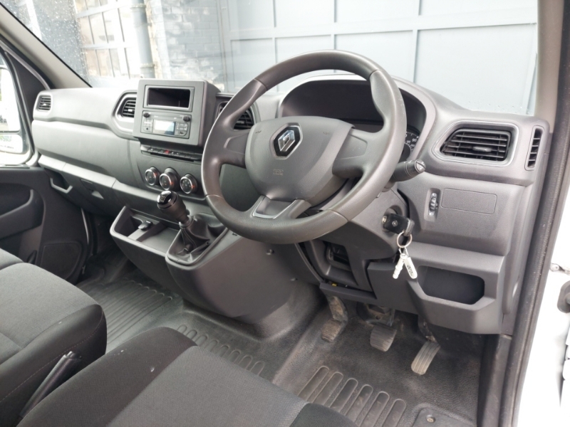 Renault Master Lm35dci 135 Business Medium Roof Van White #3