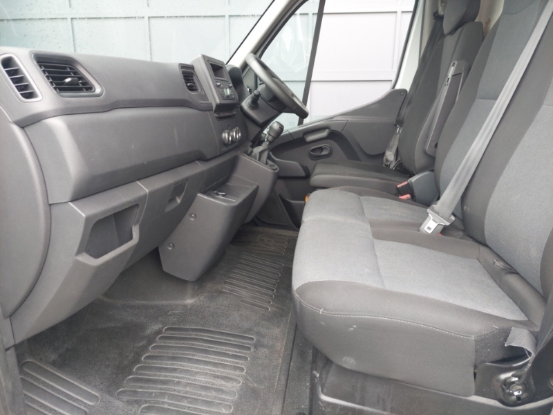 Renault Master Lm35dci 135 Business Medium Roof Van White #5