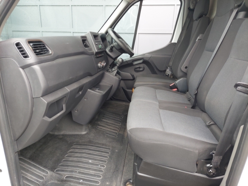 Renault Master Lm35dci 135 Business Medium Roof Van White #5