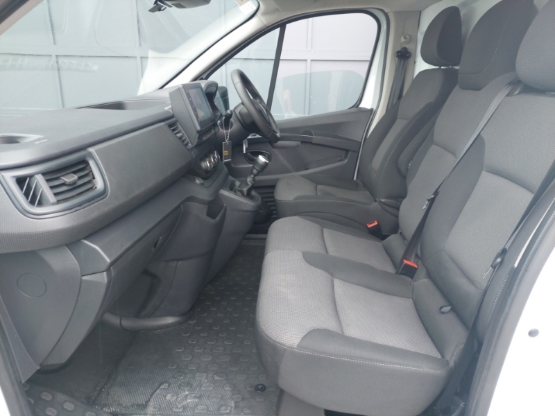 Renault Trafic Sl30 Blue Dci 130 Advance Safety Van White #5