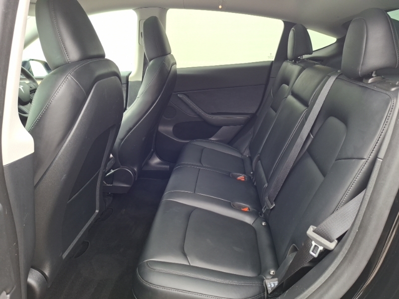 Tesla Model Y Long Range Awd SA73UCD Black #6