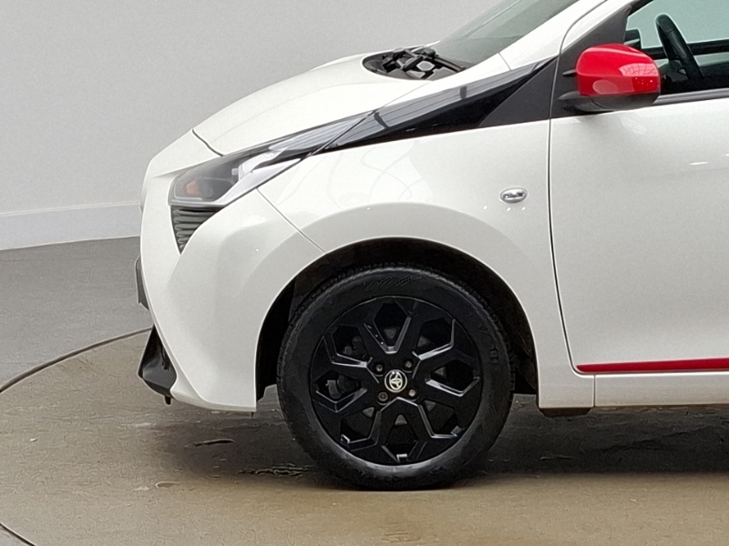 Toyota Aygo 1.0 Vvt-i X-play X-shift Red #19