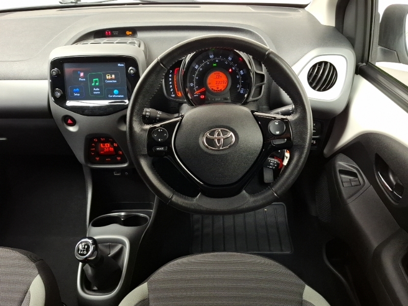Toyota Aygo 1.0 Vvt-i X-play X-shift Red #8