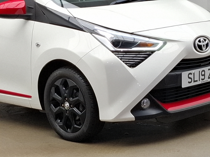 Toyota Aygo 1.0 Vvt-i X-play X-shift Red #20