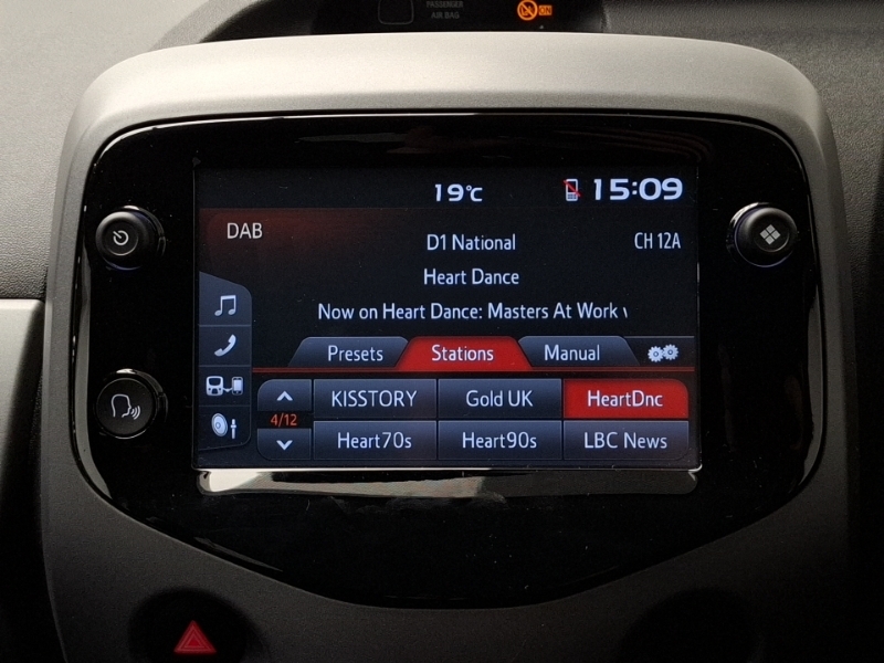 Toyota Aygo 1.0 Vvt-i X-play X-shift Red #11
