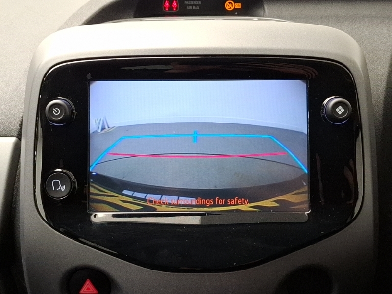 Toyota Aygo 1.0 Vvt-i X-play X-shift Red #9