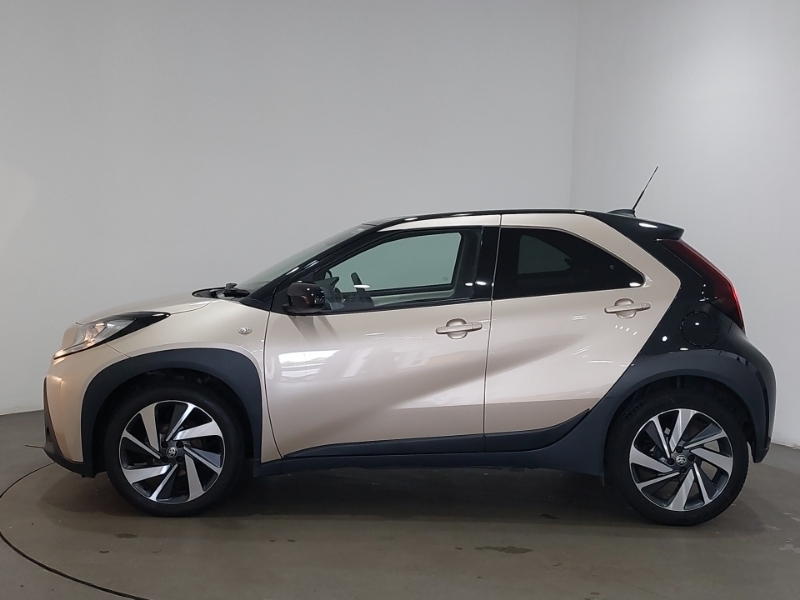 Toyota Aygo X 1.0 Vvt-i Edge Beige #4