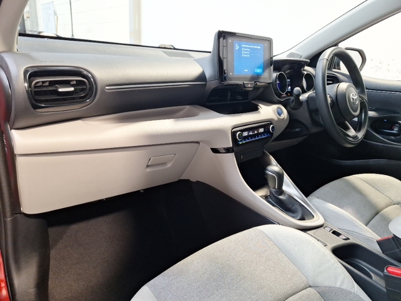 Toyota Yaris 1.5 Hybrid Excel Cvt Red #5