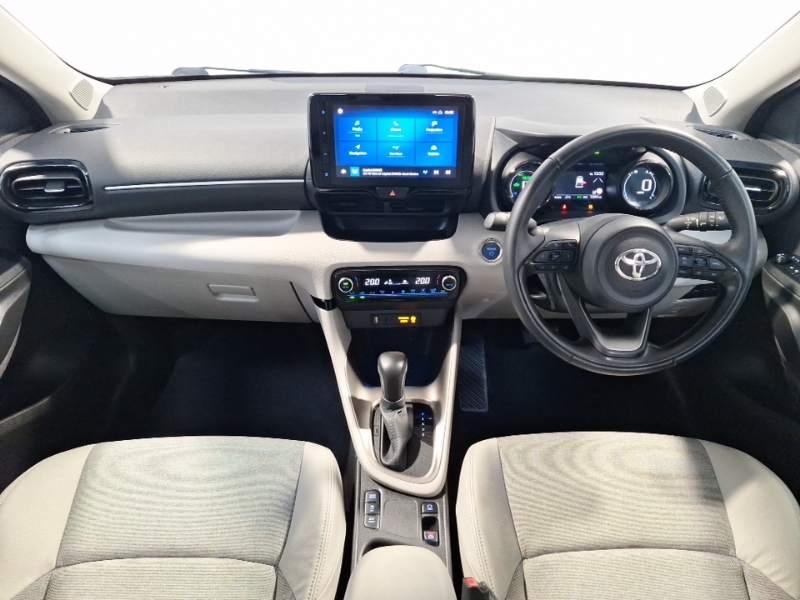 Toyota Yaris 1.5 Hybrid Excel Cvt Red #3