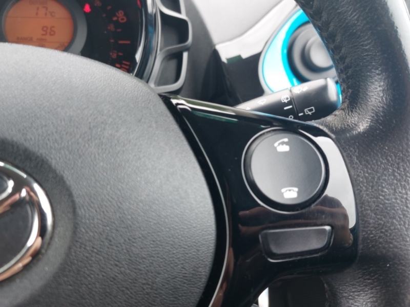Toyota Aygo Aygo X-pression Vvt-i Red #13