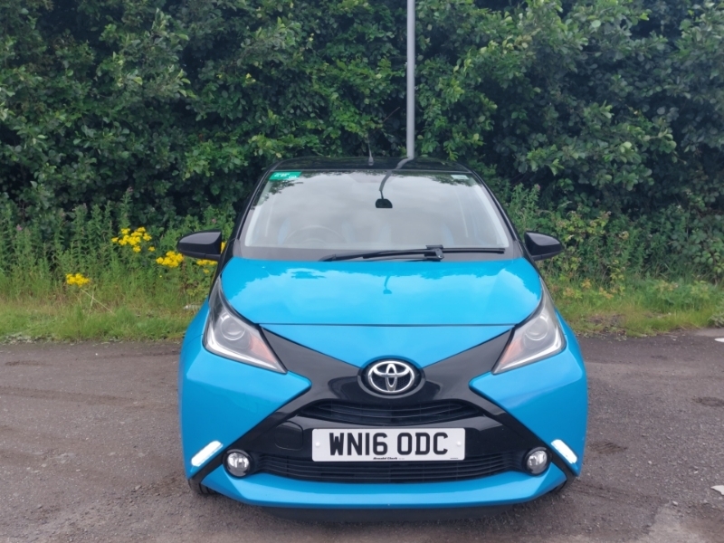 Toyota Aygo Aygo X-pression Vvt-i Red #14