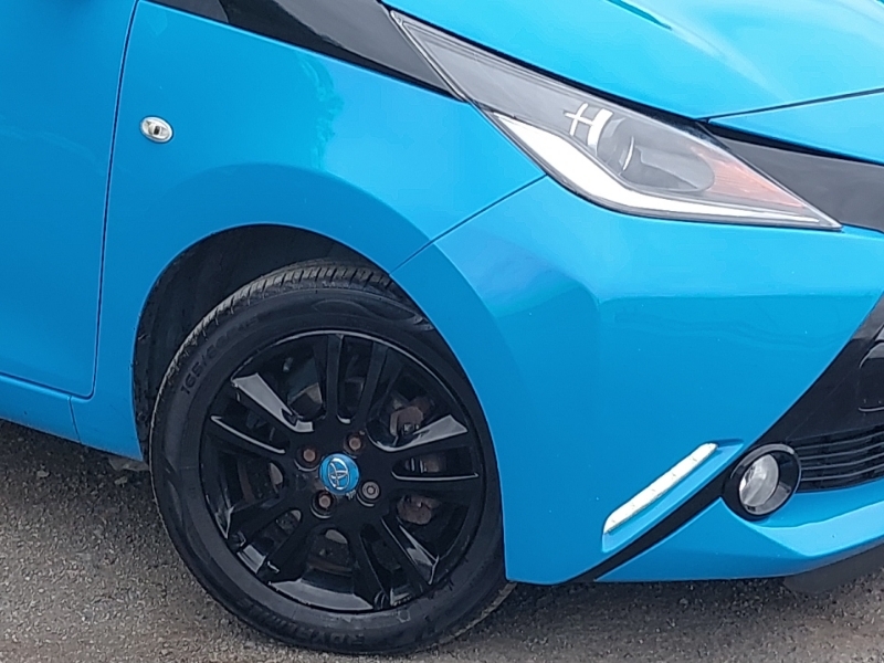 Toyota Aygo Aygo X-pression Vvt-i Red #20