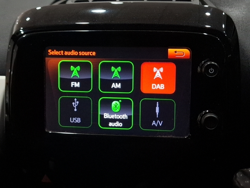 Toyota Aygo 1.0 Vvt-i X-play X-shift Red #11