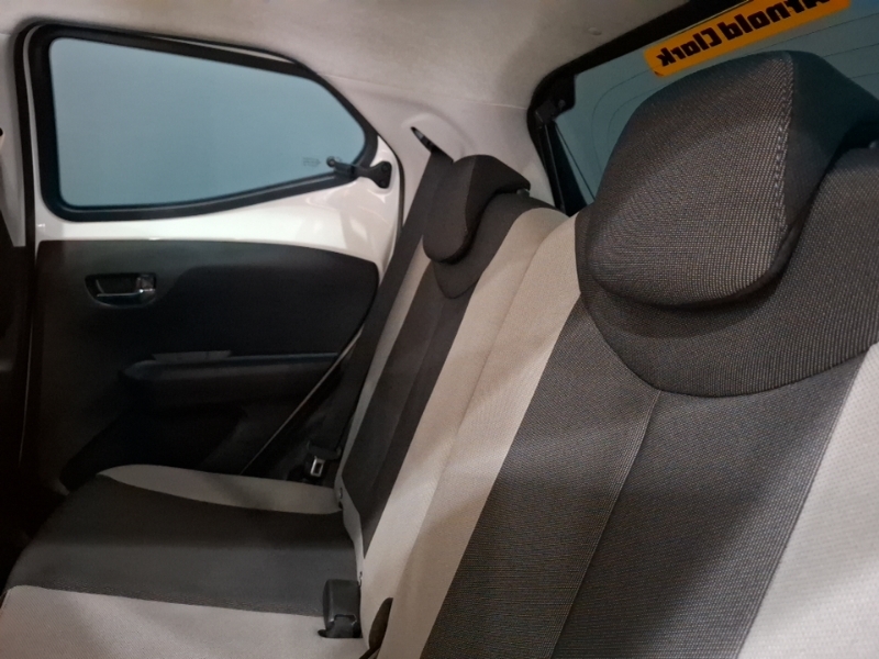 Toyota Aygo 1.0 Vvt-i X-style White #6