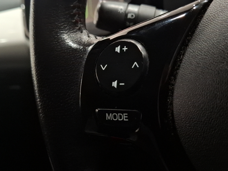 Toyota Aygo 1.0 Vvt-i X-play X-shift Red #13