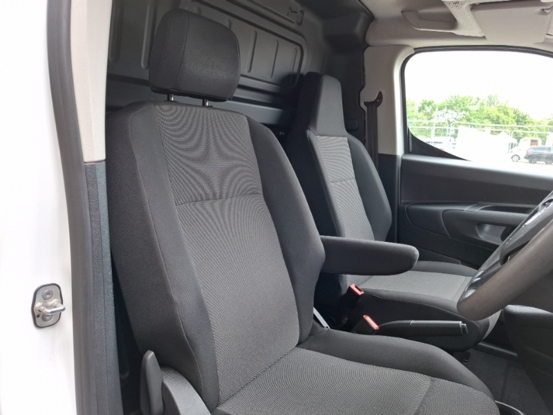 Vauxhall Combo 1.5 Turbo D 2300 Sportive L2 Lwb 47,718 3 Seat White #17