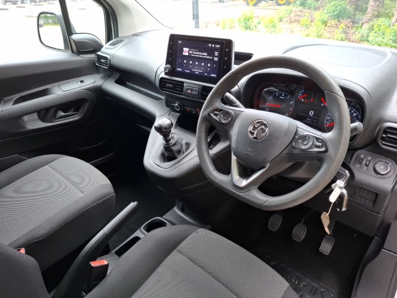 Vauxhall Combo 2000 1.5 Turbo D 100Ps H1 Dynamic Van 6 Speed White #3
