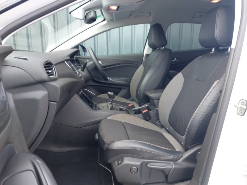 Vauxhall Grandland X 1.2 Turbo Business Edition Nav White #5