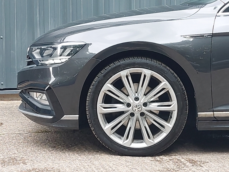 Volkswagen Passat 2.0 Tdi Scr 190 R-line Dsg Saloon Silver #18