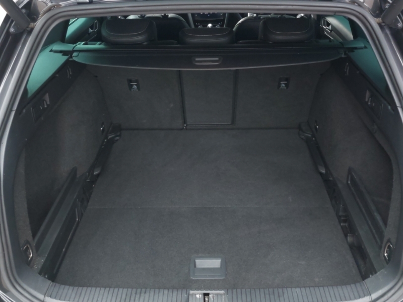 Volkswagen Passat 2.0 Tdi Scr 190 R-line Dsg Saloon Silver #17