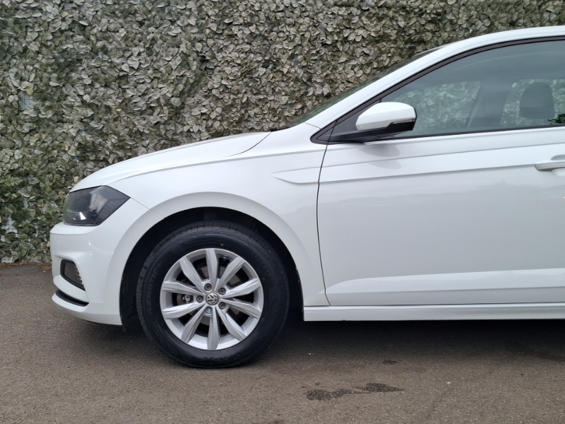Volkswagen Polo Polo Beats Tsi Red #19