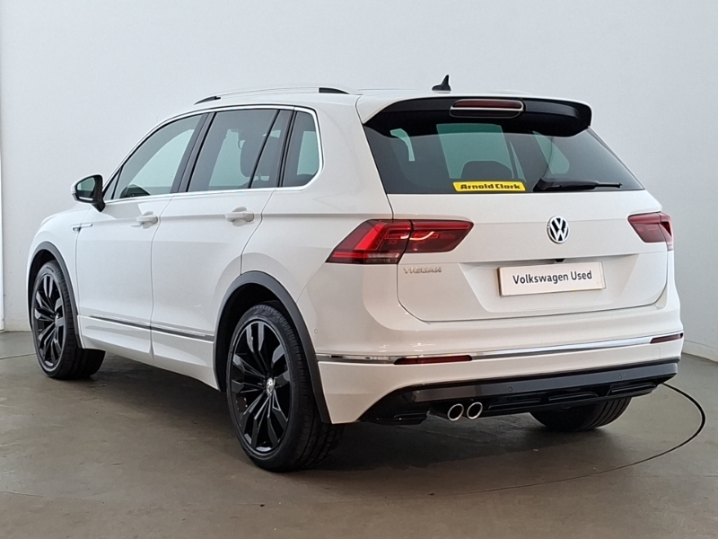 Volkswagen Tiguan 2.0 Tdi 150 R-line Tech Dsg Black #2