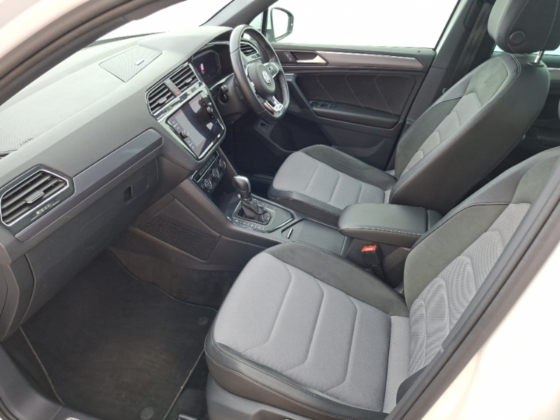 Volkswagen Tiguan 2.0 Tdi 150 R-line Tech Dsg Black #5